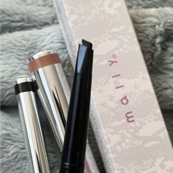New! Mally On The Double Eye Opening Liner - Angled Application = Flawless! - Picture 1 of 2